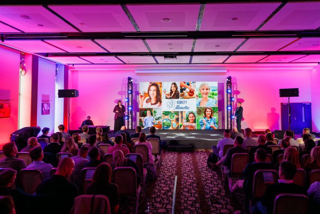 Konferencja_sprzedazowaHochland_realizacjaFoxEvents